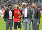 开云体育平台APP-关于拜仁慕尼黑中场核心入选本赛季联赛最佳阵容的信息