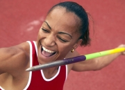 开云平台-篮网对阵猛龙，保罗末节独揽15分，一记绝命三分定乾坤