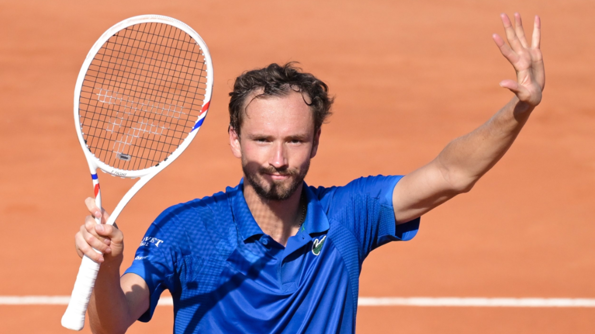 关于意大利网球队逆转英国网球队，梅德韦杰夫绝境逆转的信息