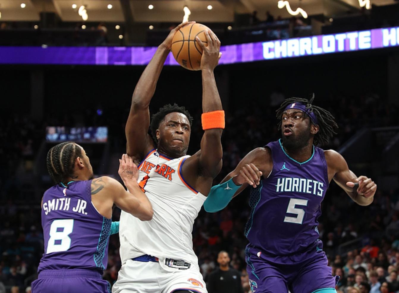 黄蜂横扫西班牙男篮,汉密尔顿惊艳世界的简单介绍 黄蜂横扫西班牙男篮,汉密尔顿惊艳世界的简单介绍