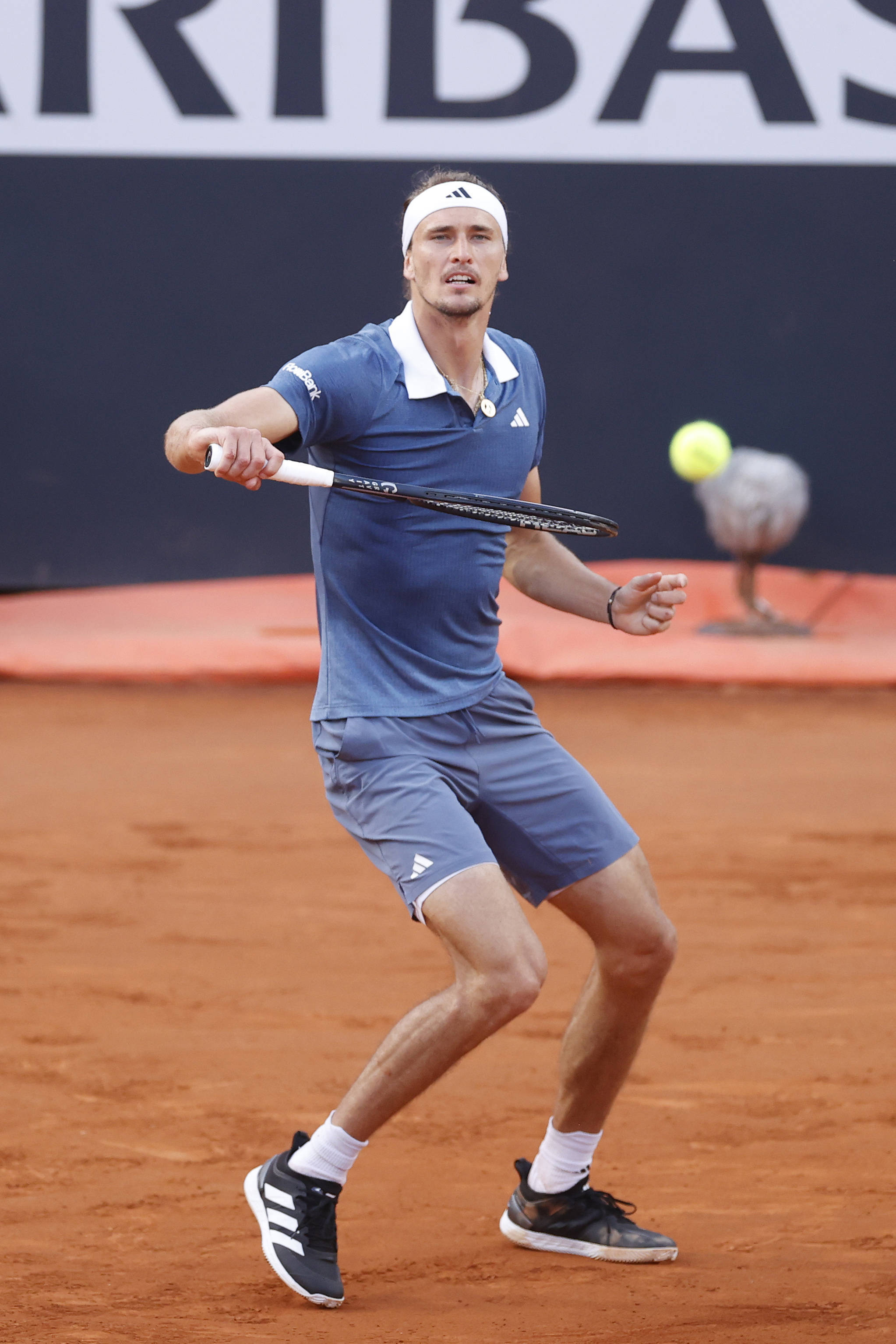 关于西班牙网球队轻取日本网球队,兹维列夫高光表现的信息 关于西班牙网球队轻取日本网球队,兹维列夫高光表现的信息