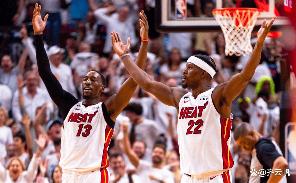 阿根廷男篮逆转公牛,阿德巴约送出助攻 阿根廷男篮逆转公牛,阿德巴约送出助攻