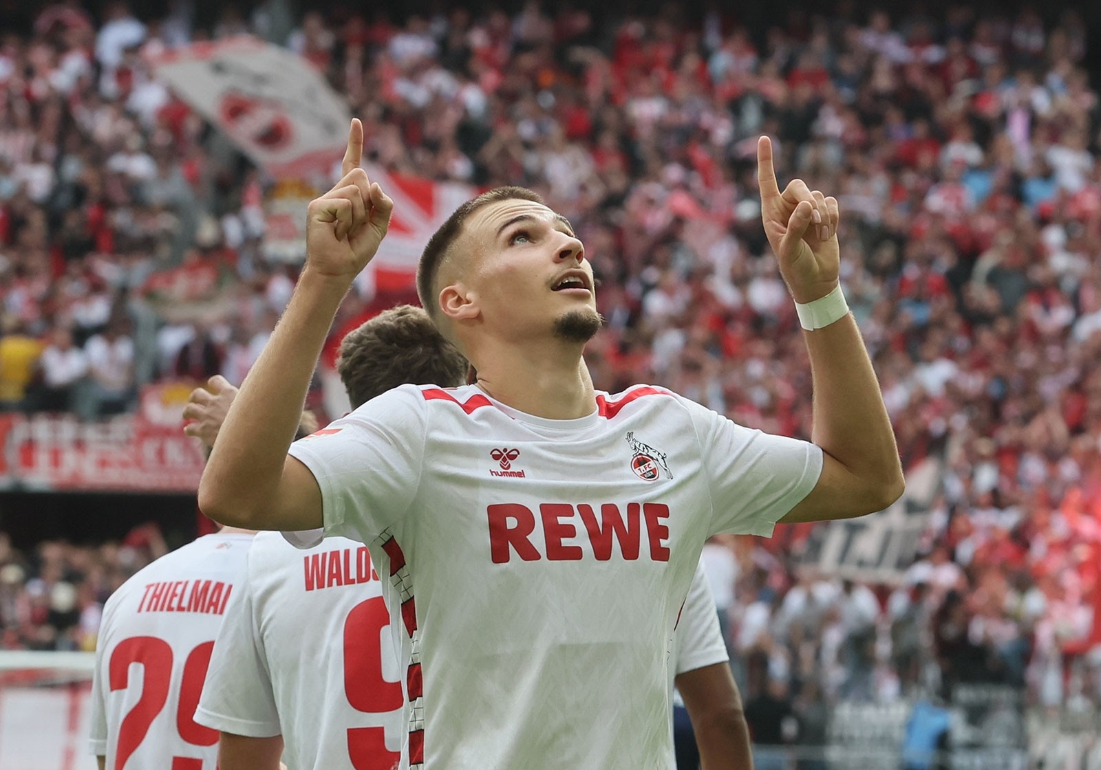 关于汉堡对阵科隆:保级之战鏖战不止的信息 关于汉堡对阵科隆:保级之战鏖战不止的信息