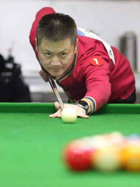 经验丰富球员战术严谨，一触即发的简单介绍