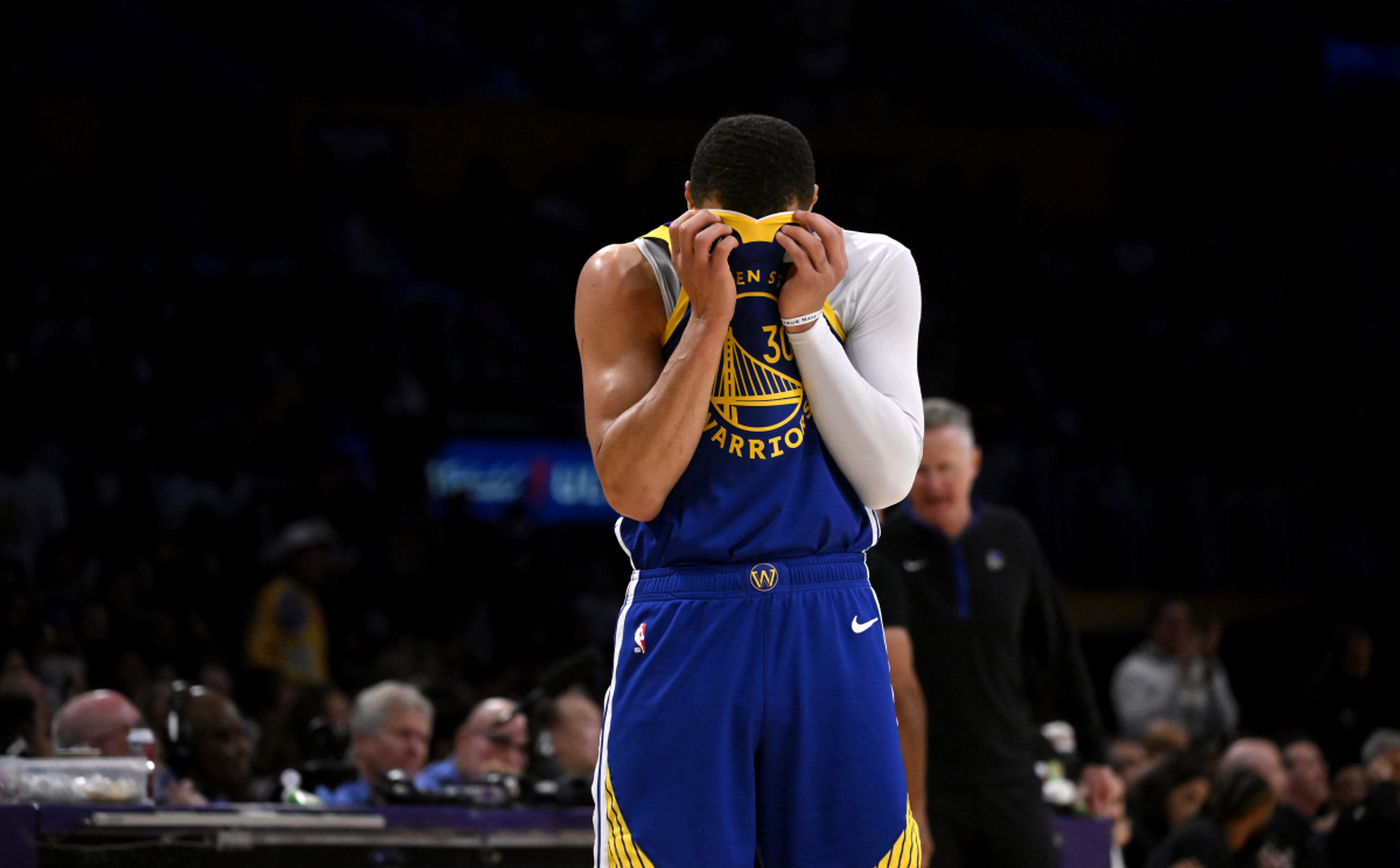 关于人主场大胜勇士,埃姆比德狂砍+的信息 关于人主场大胜勇士,埃姆比德狂砍+的信息