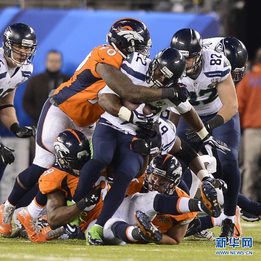 斐济组合在橄榄球混合团体比赛中战胜对手 斐济组合在橄榄球混合团体比赛中战胜对手