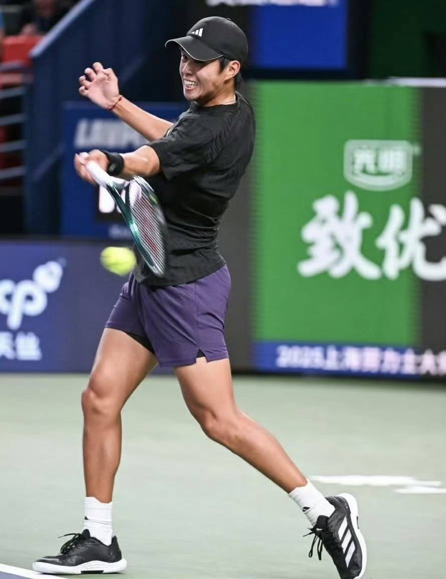 日本网球队爆冷世界网球队,梅德韦杰夫制霸全场的简单介绍 日本网球队爆冷世界网球队,梅德韦杰夫制霸全场的简单介绍