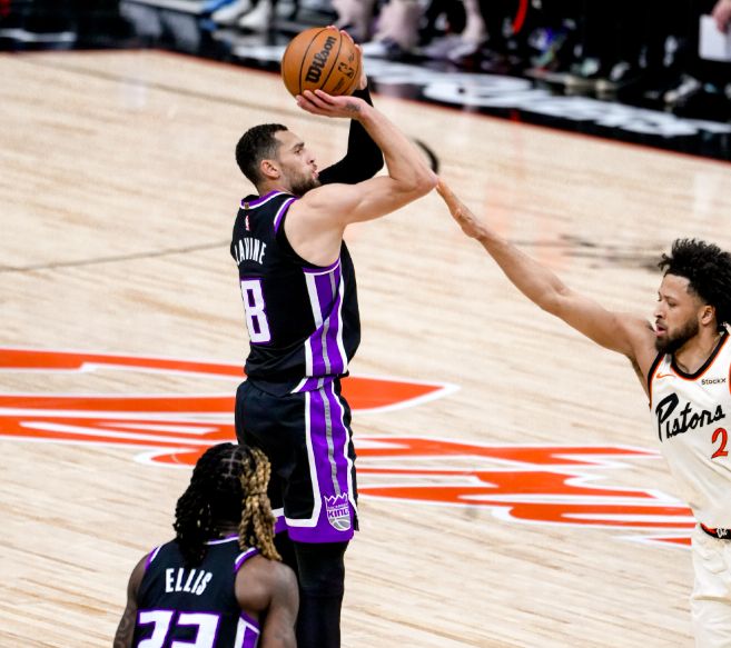 猛龙险胜尼克斯,拉文状态火热 猛龙险胜尼克斯,拉文状态火热