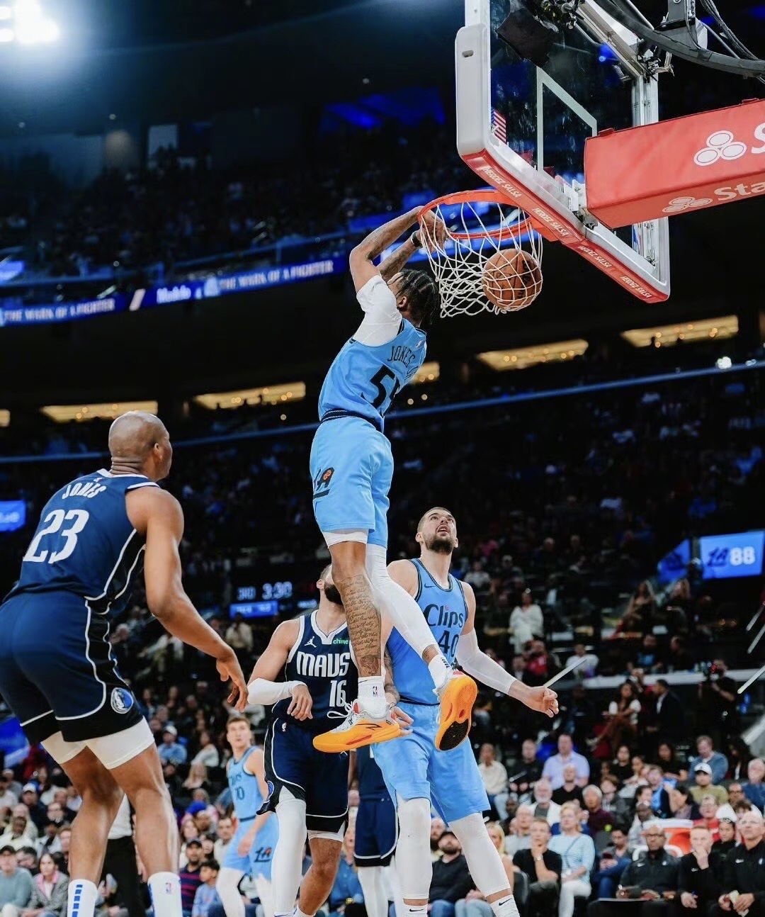 快船翻盘鹈鹕,保罗统治全场的简单介绍 快船翻盘鹈鹕,保罗统治全场的简单介绍