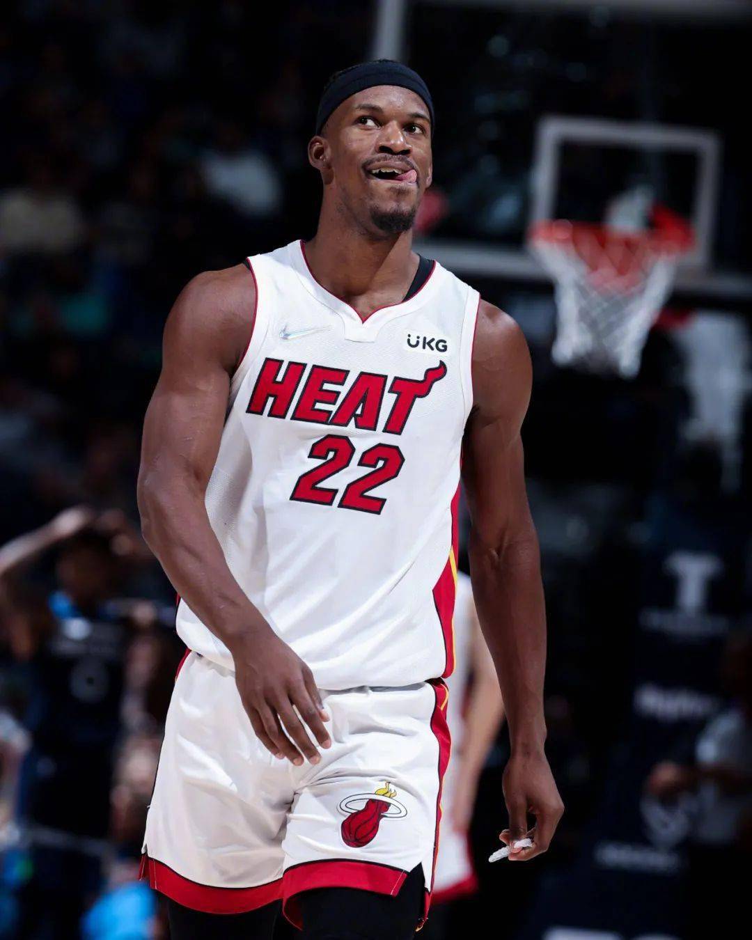 骑士鏖战热火，西亚卡姆刷新纪录的简单介绍