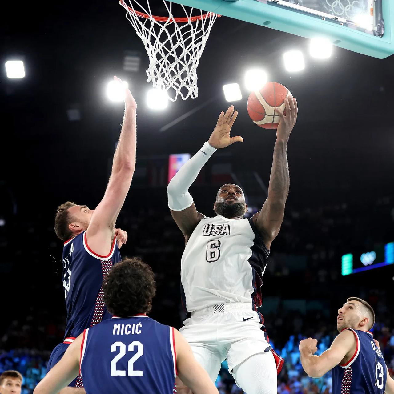 马刺绝杀爵士，詹姆斯扛起全队