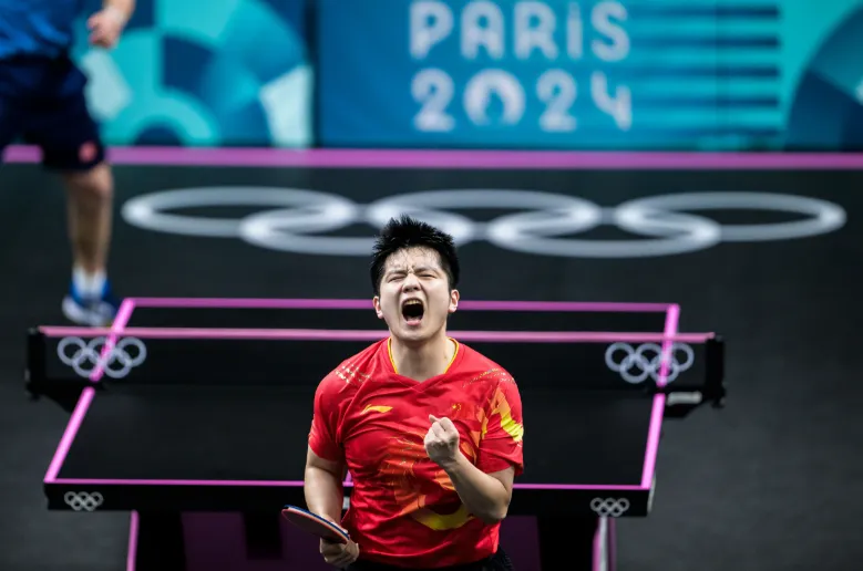 日本队横扫中国队,樊振东点燃赛场 日本队横扫中国队,樊振东点燃赛场