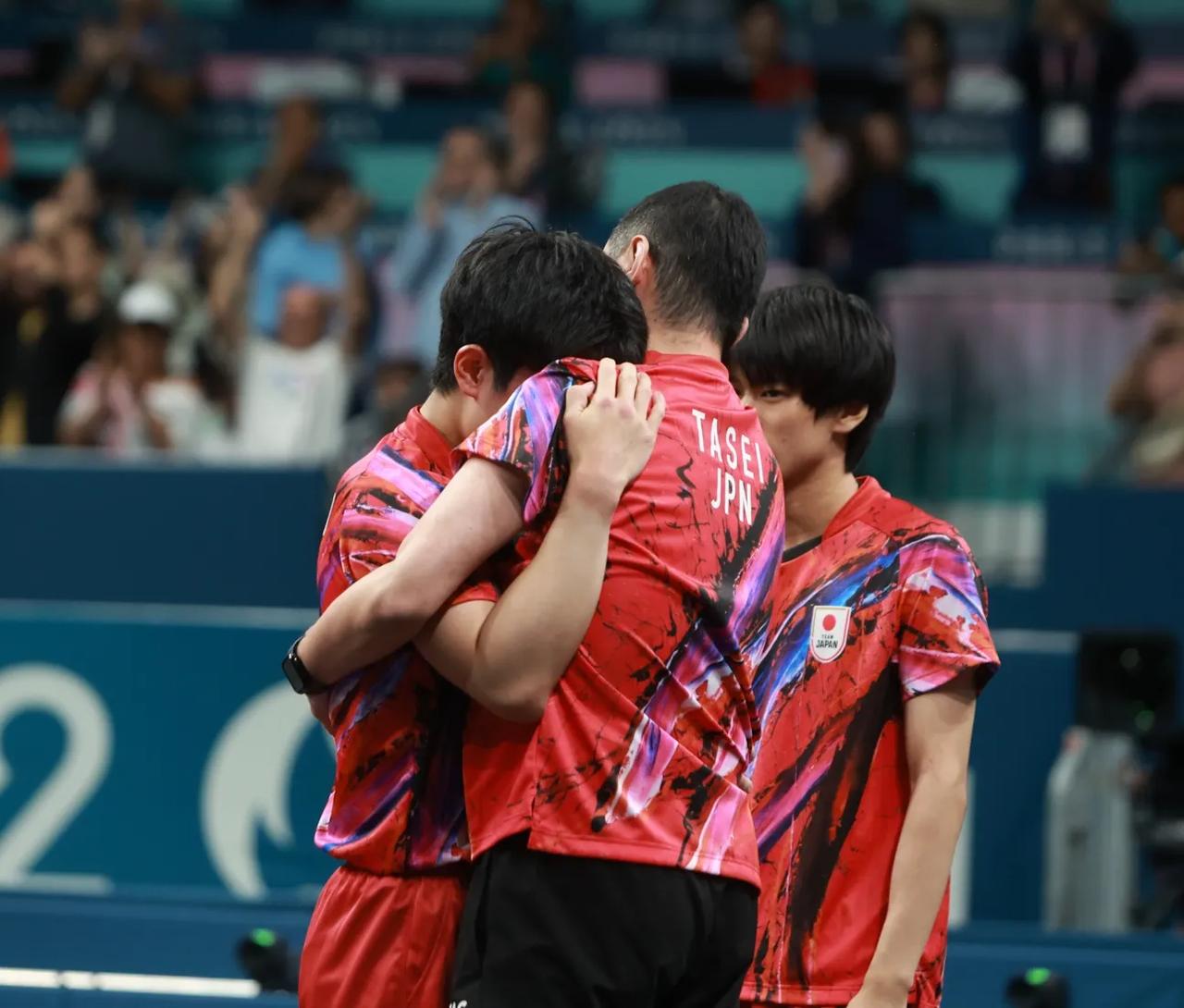 英格兰队鏖战波兰队,张本智和惊艳四座的简单介绍 英格兰队鏖战波兰队,张本智和惊艳四座的简单介绍