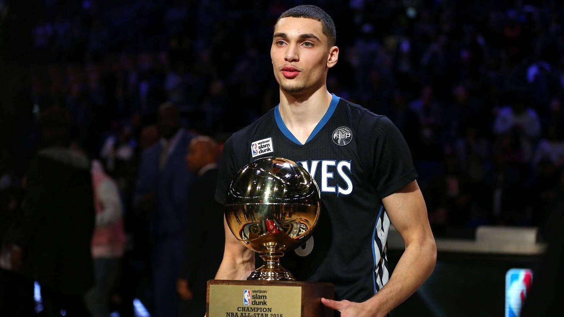 跨越太平洋的篮球传奇,从山西力克灰熊到德罗赞世界杯接管比赛